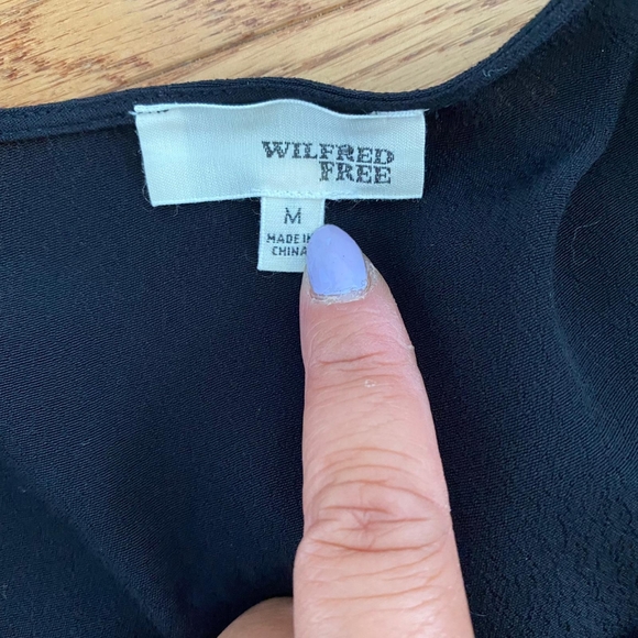 Wilfred Black Top Size M - Picture 10 of 13